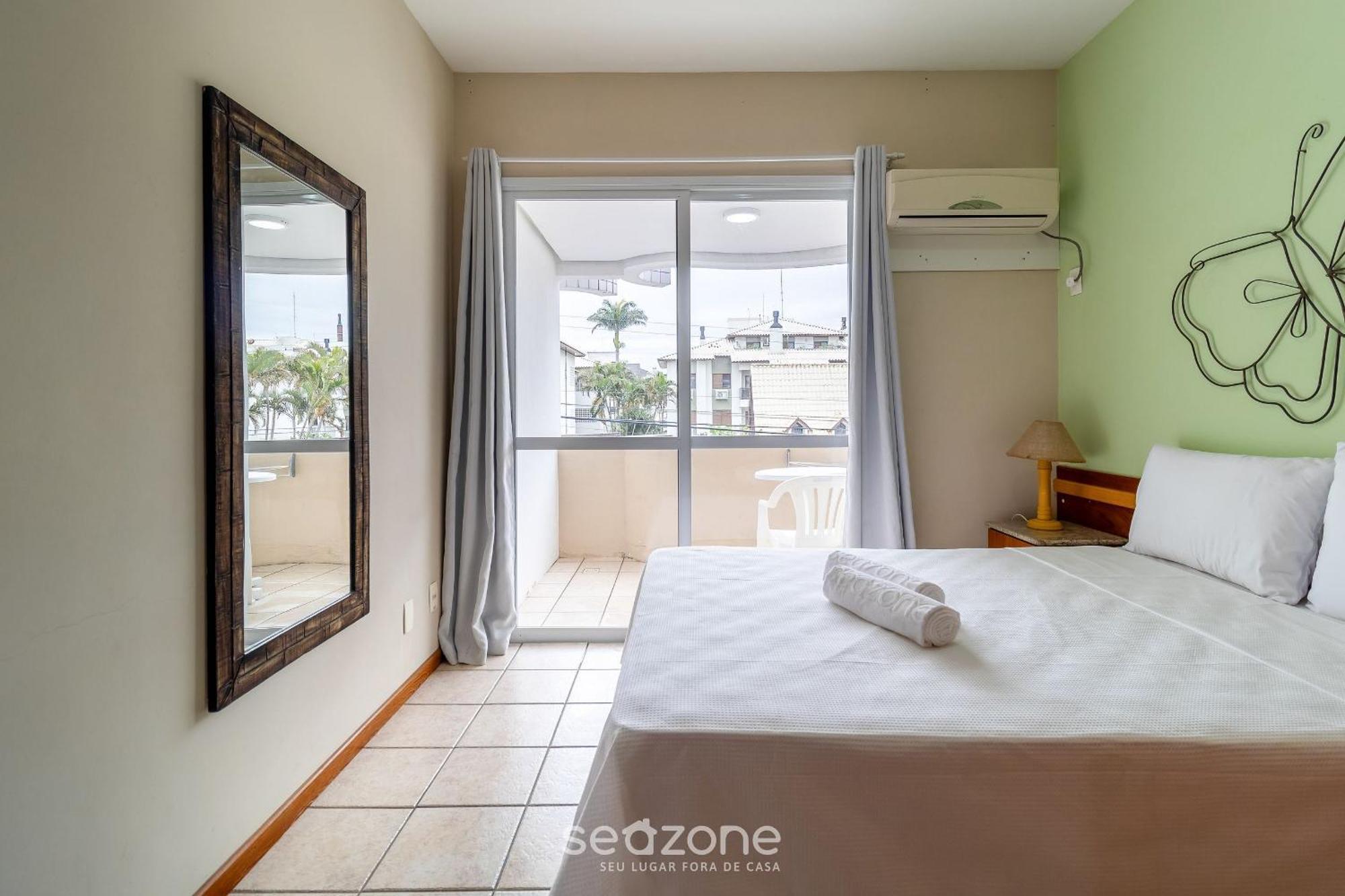 Apto C/ Varanda Em Pe Na Areia Iho127 Apartamento